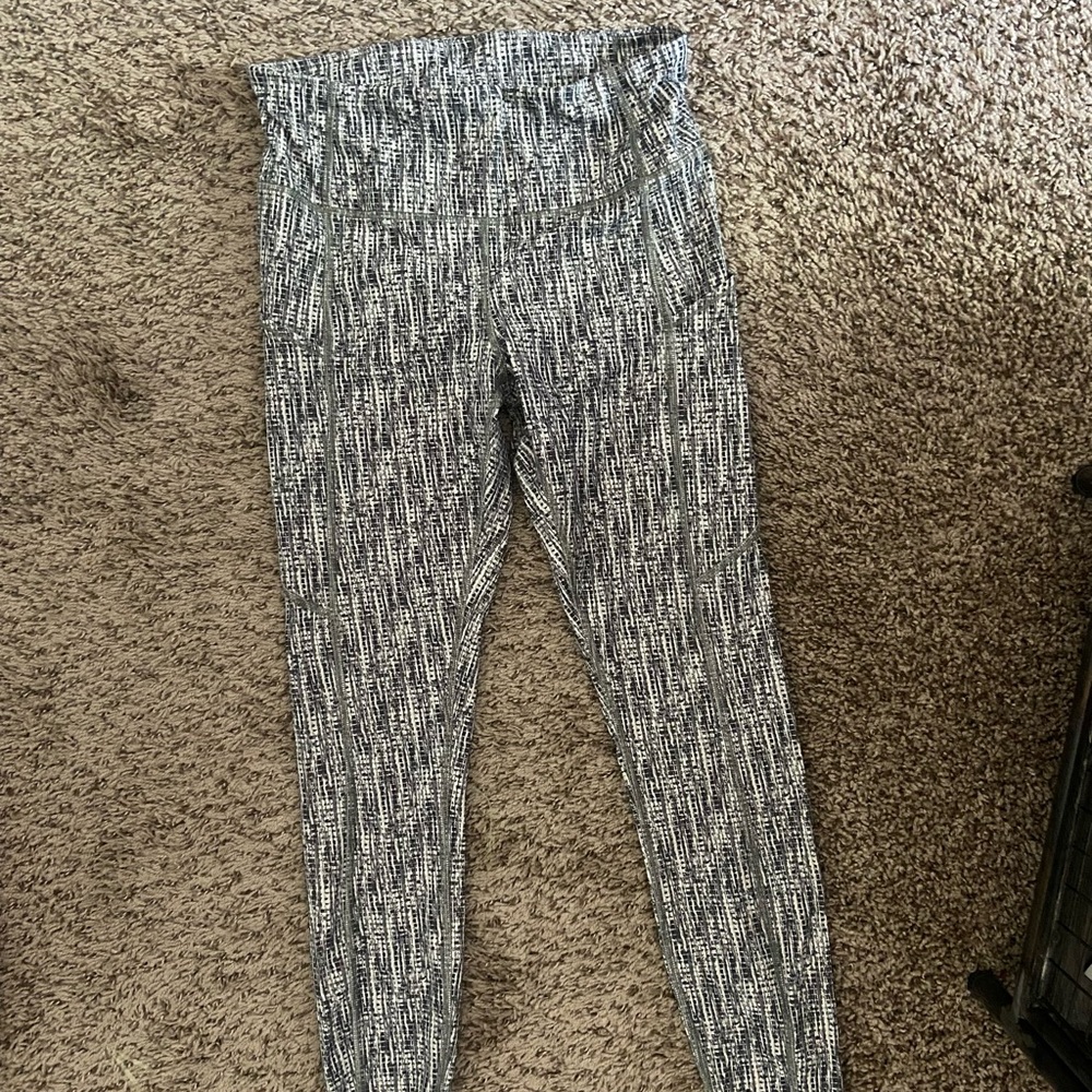Black and White Patterned Leggings
